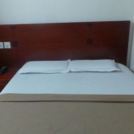 Kooloth Lake View Residency 호텔 코임바토르 외부 사진