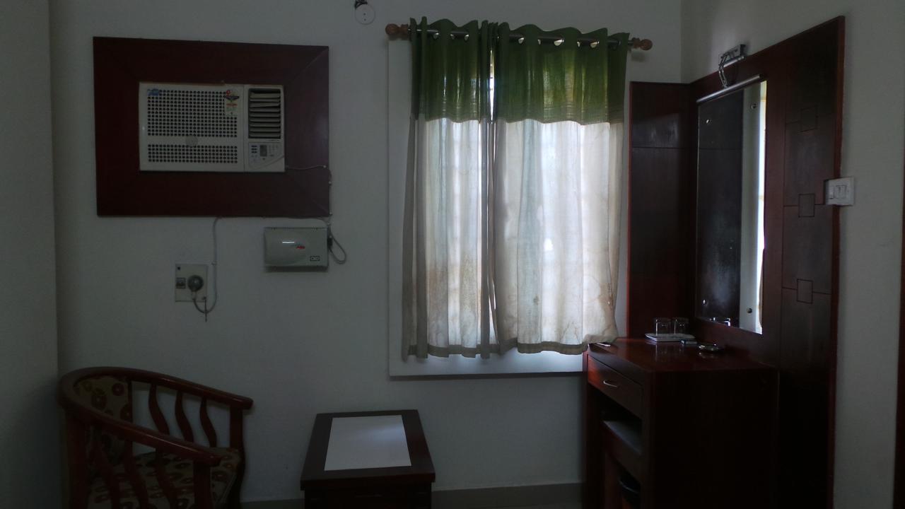 Kooloth Lake View Residency 호텔 코임바토르 외부 사진